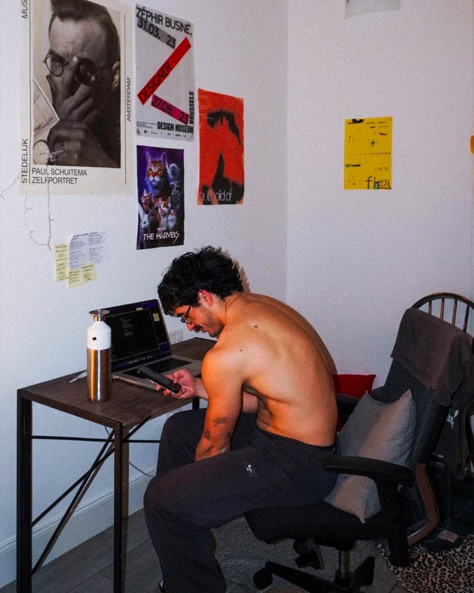 Efe Bakir — maker of Unit, at his desk